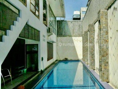 Rumah 2 Lantai di Cipete Jakarta Selatan Furnished Swimming Pool