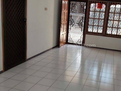 Rumah 2 lantai siap huni di janur asri kelapa gading