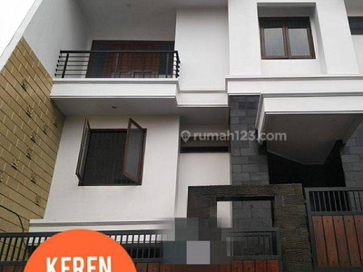 Rumah 3 Lantai Bagus Semi Furnished SHM di Rawamangun, Jakarta Timur