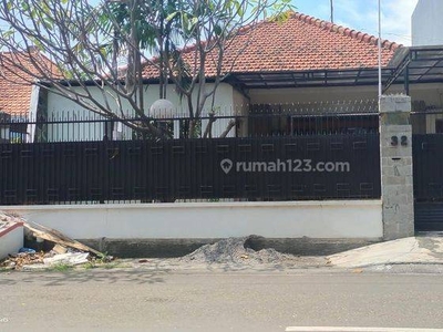 RUMAH DEKAT SIMPANG LIMA SEMARANG