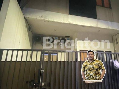 RUMAH KOS INDEKOS BARU TANJUNG DUREN 3 LANTAI FURNISHED DEKAT UKRIDA KEDOKTERAN