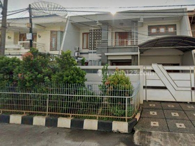 Rumah Mewah Siap Huni Semi Furnished di Green Garden Jakarta Barat