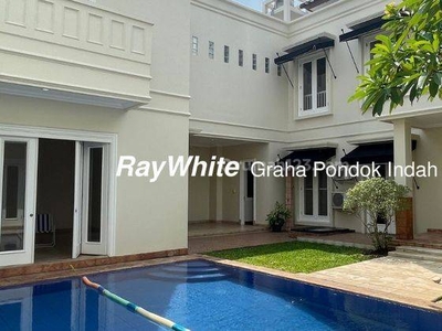 Rumah Modern Nyaman, Rapi & Bersih di Sewakan fasilitas Private Pool, parkir Luas di Pondok Indah, Jakarta Selatan