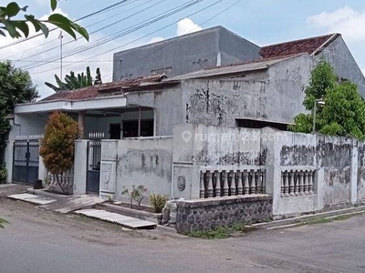 Rumah SHM Lokasi Strategis di Jl. Veteran, 214, Gurah, Kediri