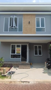 Dijual Gading Serpong Malibu Village Jl. Fernhil Tangerang Banten