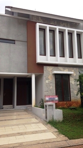 Dijual Rumah Bagus di Bintaro Discovery Conserva