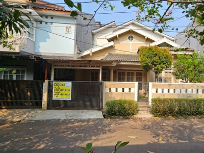 Dijual Rumah Bagus Siap Huni di Mertilang, Bintaro Jaya, Sektor 9