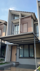 Dijual Rumah Keluarga Mewah 2 Lantai Lokasi Strategis di Cibubur