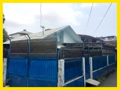 ANA^ RUMAH. MURAH LT 325m2 HADAP TIMUR DI JELAMBAR