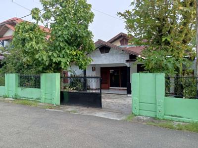 Dijual rumah lokasi sangat strategis di pusat kota