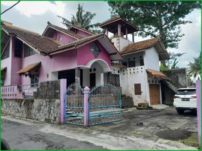 Dijual Tanah Murah Bonus Rumah 2 Lantai di Barat Jl Kaliurang Km 10