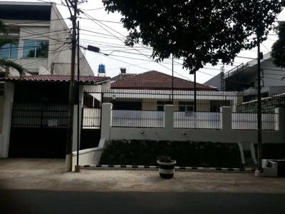 DISEWAKAN RUMAH DI JL.CIKATOMAS KEBAYORAN BARU JAKARTA SELATAN