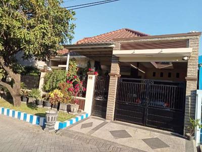 Disewakan rumah jalan raya deltasari indah strategis