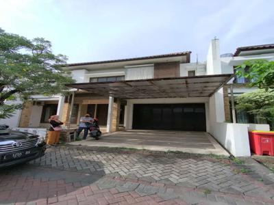 Disewakan rumah mewah minimalis semi furnish Kertajaya indah regency