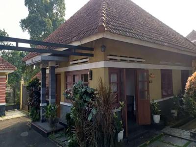 Disewakan rumah pinggir jalan utk tinggal/ usaha