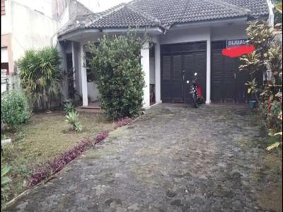 MURAH ! Rumah Dijual dgn 6 Carport di Jl Guntursari, Buah batu