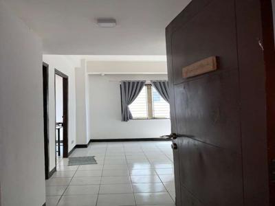 Renting out (Unfurnished) 2 Bedroom and 1 Bathroom Apartment