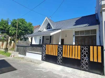 Retro Klasik Rumah Mewah Dalam Perim Dekat Kampus UII Terpadu Dijual