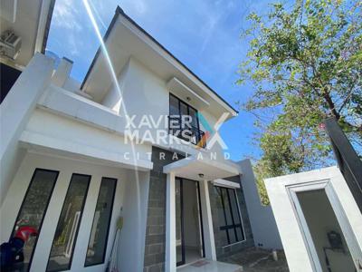 Rumah Alam Galaxy 2 Lantai, Row Jalan 2,5 Mobil