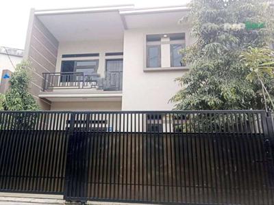 Rumah Baru Modern di Jalan Hasan Saputra Bandung