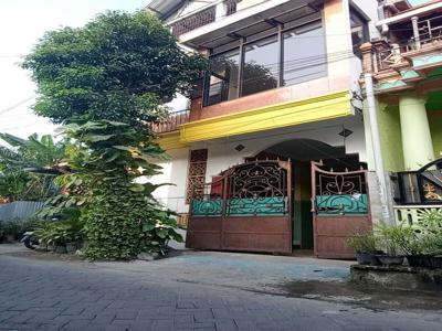 RUMAH DIBAWAH PASAR Jl. Kemlaten Baru Kebraon Karangpilang Surabaya