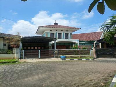 Rumah Mewah Banyumanik 4 Menit Jalan Raya Semarang Solo, Siap Huni