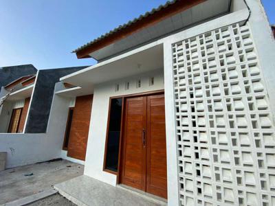 Rumah Modern Bata Ekspose Tanah Luas 99 m2 dekat Pasar Prambanan