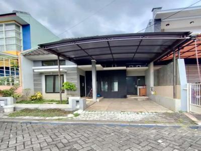 Rumah Modern di Perumahan Karanglo Indah Dekat Gerbang Tol