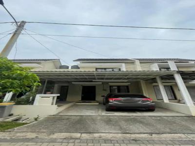 Rumah Nempel Sumarecon Crown Gading di Green Ara Harapan Indah Bekasi