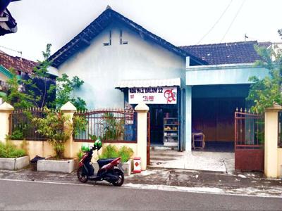 Rumah Second plus Ruang Usaha di Banjarsari Surakarta (NN)