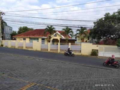 RUMAH SEWA LUAS 800 PINGGIR JALAN UTAMA BAYUMANIK