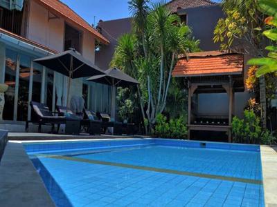 Sewa Harian Villa Liburan 4 Kamar di Legian Bali - BVI49724