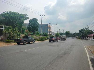 Tanah depan Ruamh Dinas Walikota Balam