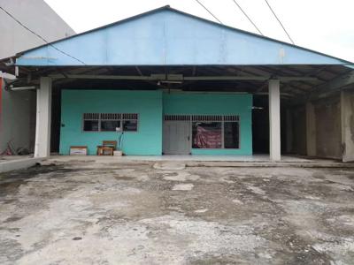 DIKONTRAKKAN RUMAH PINGGIR JALAN (BISA UNTUK USAHA)