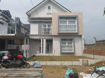 Disewakan rumah 2 lantai