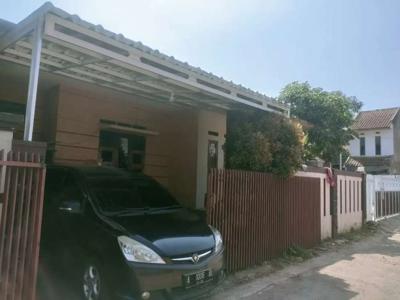 Disewakan rumah besar untuk keluarga atau mhs