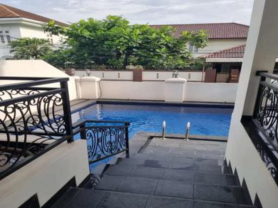 Disewakan Rumah Cantik, Pool, Taman Patra Kuningan, Jakarta Selatan.