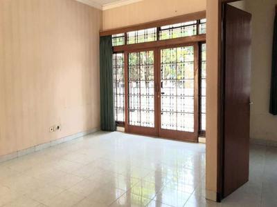 For Rent Rumah Modern di Komplek Singgasana