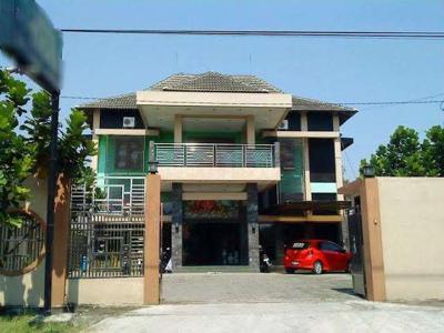 Hotel Mewah 2 Lantai Full Furnish Tanah Luas Di JL. Laksda Adisucipto