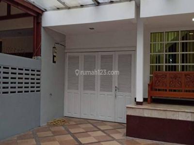 Rumah 2 Lantai Bagus Semi Furnished SHM di Pinang Perak 09.23