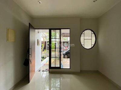 Rumah East Asia Lebar 8 di Green Lake City, Full Furnish