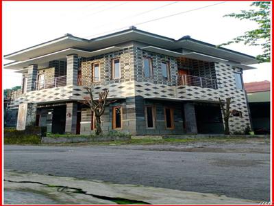Rumah Mewah Dijual Dekat Pasar Cebongan, 2 Lantai