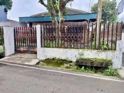 Rumah Murah Hitung Tanah di Area jl Letjen Sutoyo Malang Luas 280 m2