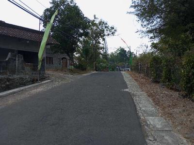 Tanah pekarangan pinggir jalan aspal kampung