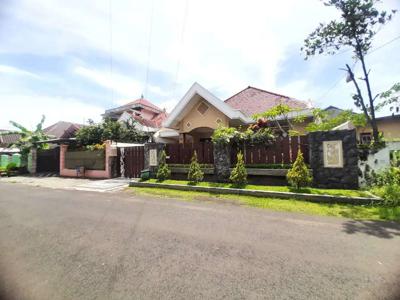 Rumah Bagus Siap Huni Lokasi Dewandaru Dkt Brawijaya Suhat Luas 400 m2