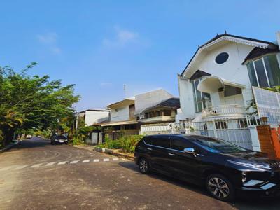 Rumah Siap Huni di Jl.kartika Alam Pondok Indah Lt.160 M2