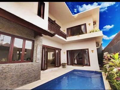 YEARLY FOR RENT 4 BEDROOMS VILLA IN BUMBAK CANGGU - KW334