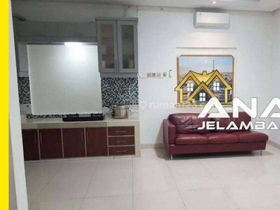 Ana rumah 3 lantai uk 6x15m di komplek duta square jelambar