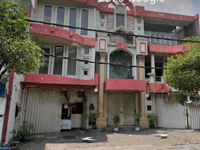 Bangunan di Jalan Raya Mayjend Sungkono, Kota Surabaya
