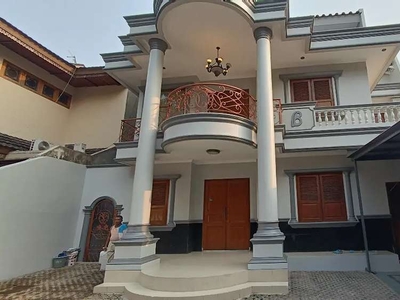 Dijual Rumah 3 Lantai+ di Kebayoran Baru, Jakarta Selatan